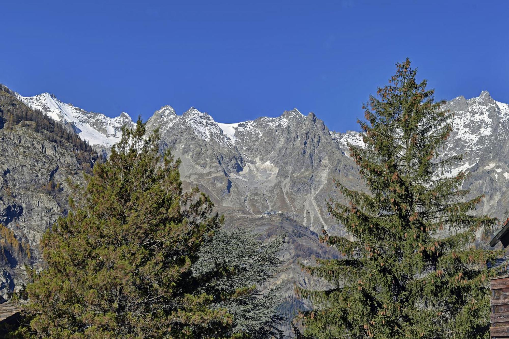 Dulci Du Mont Blanc Apartment Courmayeur Ngoại thất bức ảnh