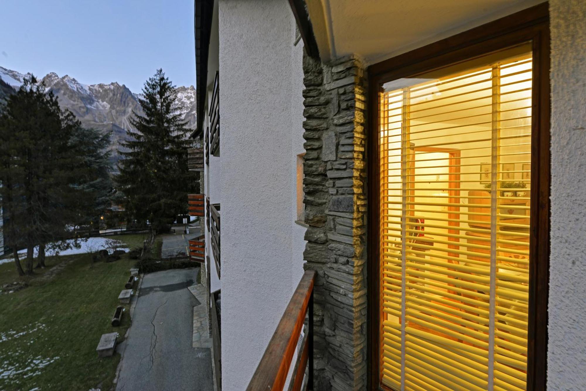 Dulci Du Mont Blanc Apartment Courmayeur Ngoại thất bức ảnh