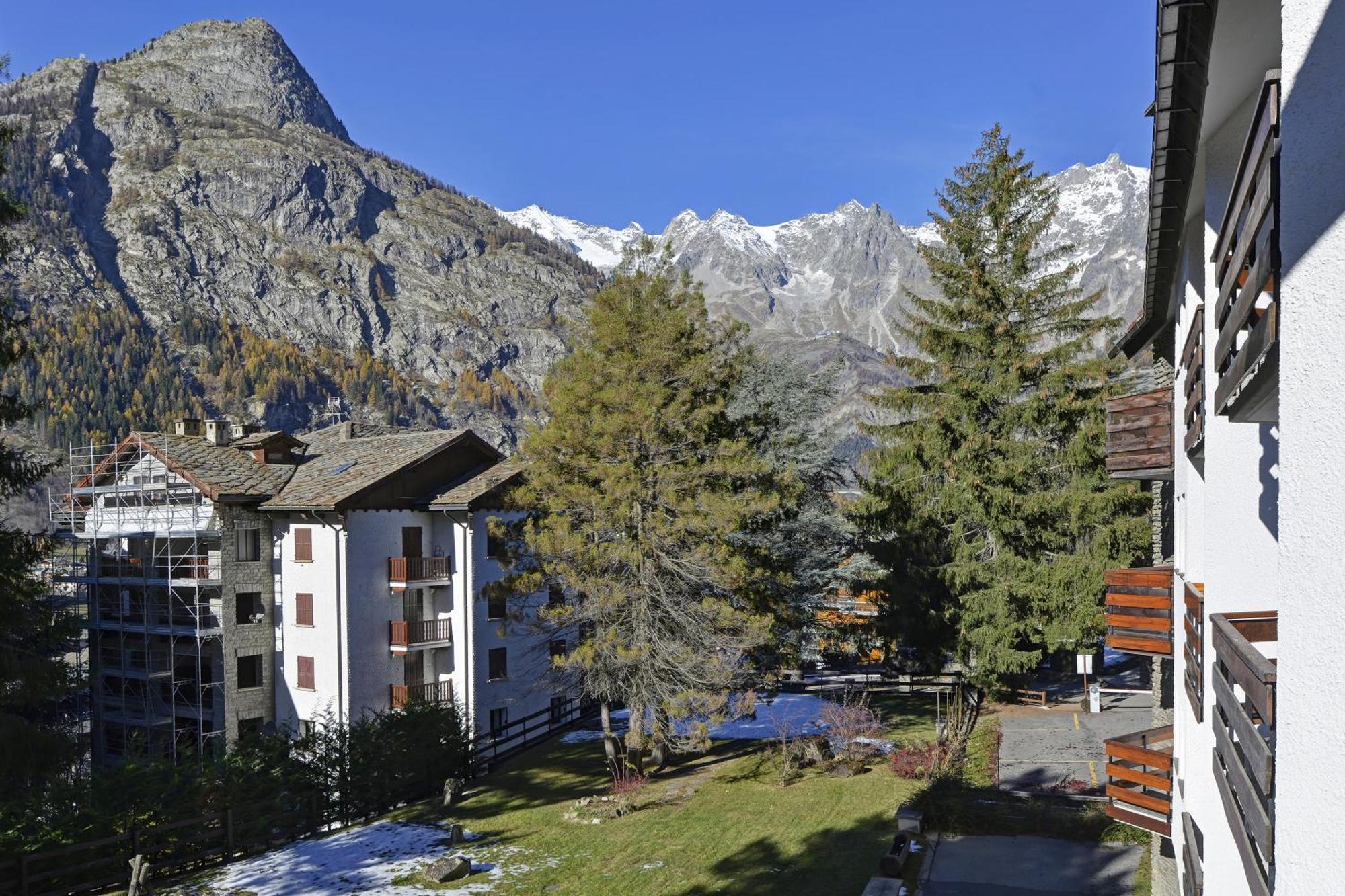 Dulci Du Mont Blanc Apartment Courmayeur Ngoại thất bức ảnh